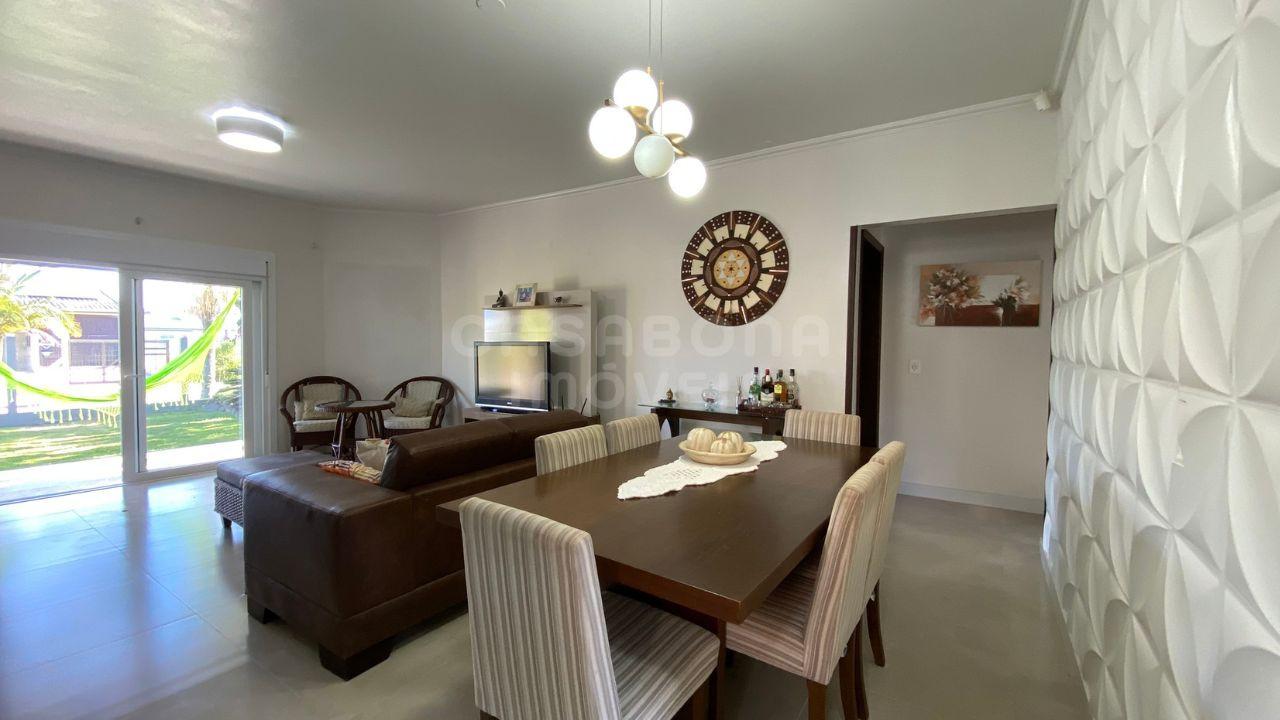 Casa Mobiliada com Piscina a 500m da Praia no Bairro Vista Alegre