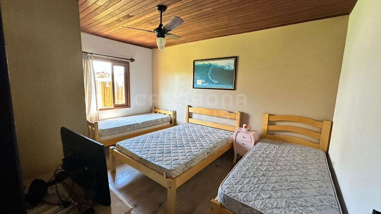 Ótima Oportunidade em Arroio do Sal: Duas Casas em Terreno Amplo