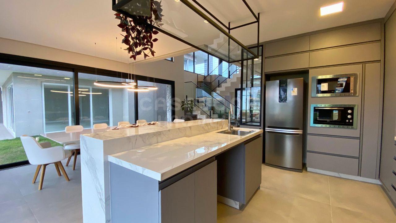 Casa Alto Padrão no Condomínio Arenas Curumim – Capão da Canoa