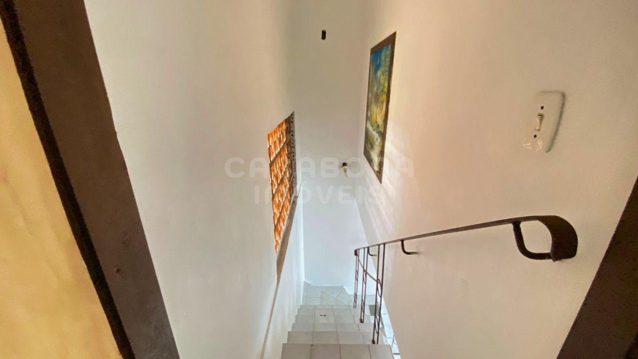 Prédio Comercial com Apartamento nos Fundos no Centro de Arroio do Sal