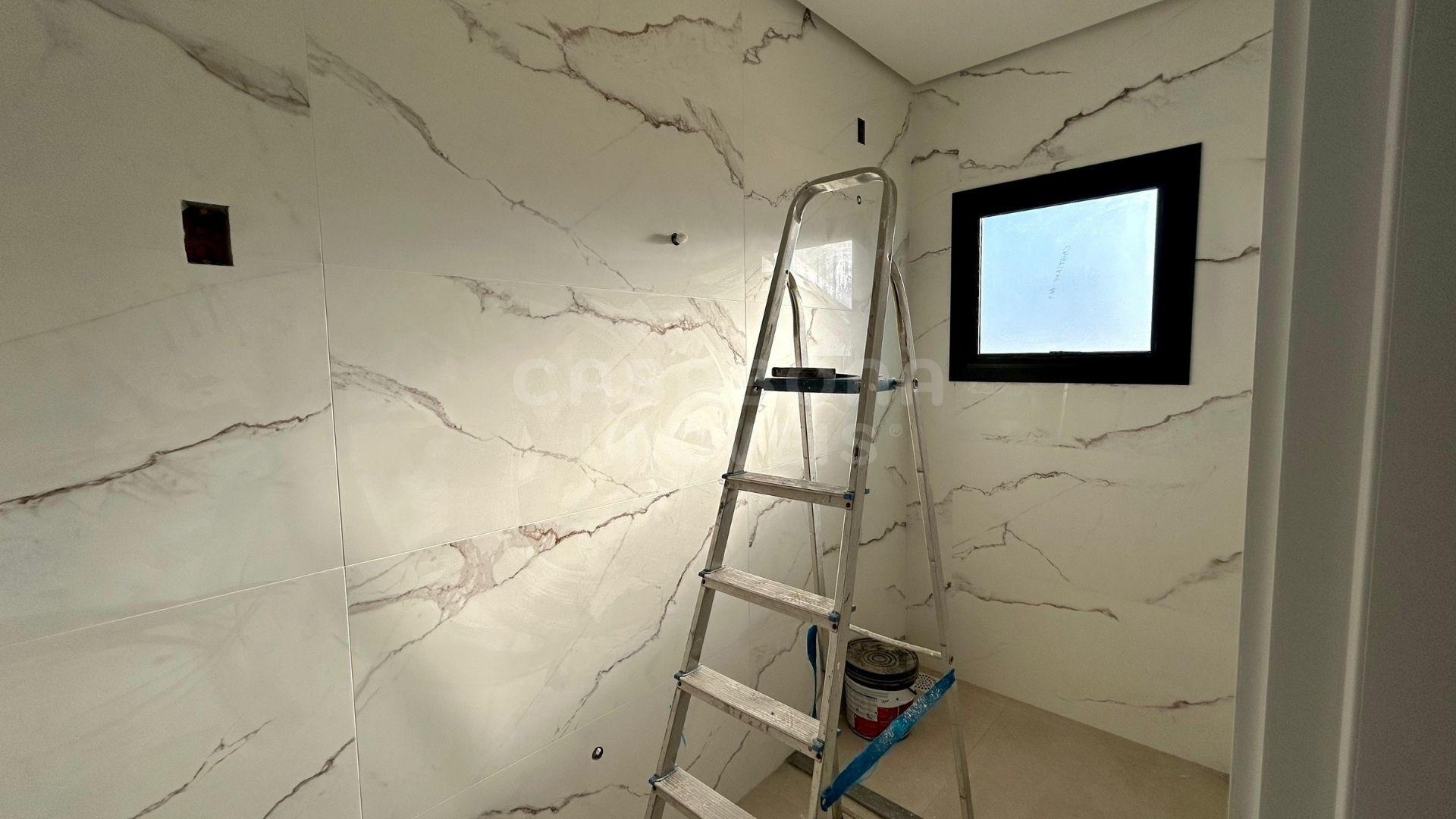 Casa moderna com suíte e lareira a apenas 600m do mar em Arroio do Sal