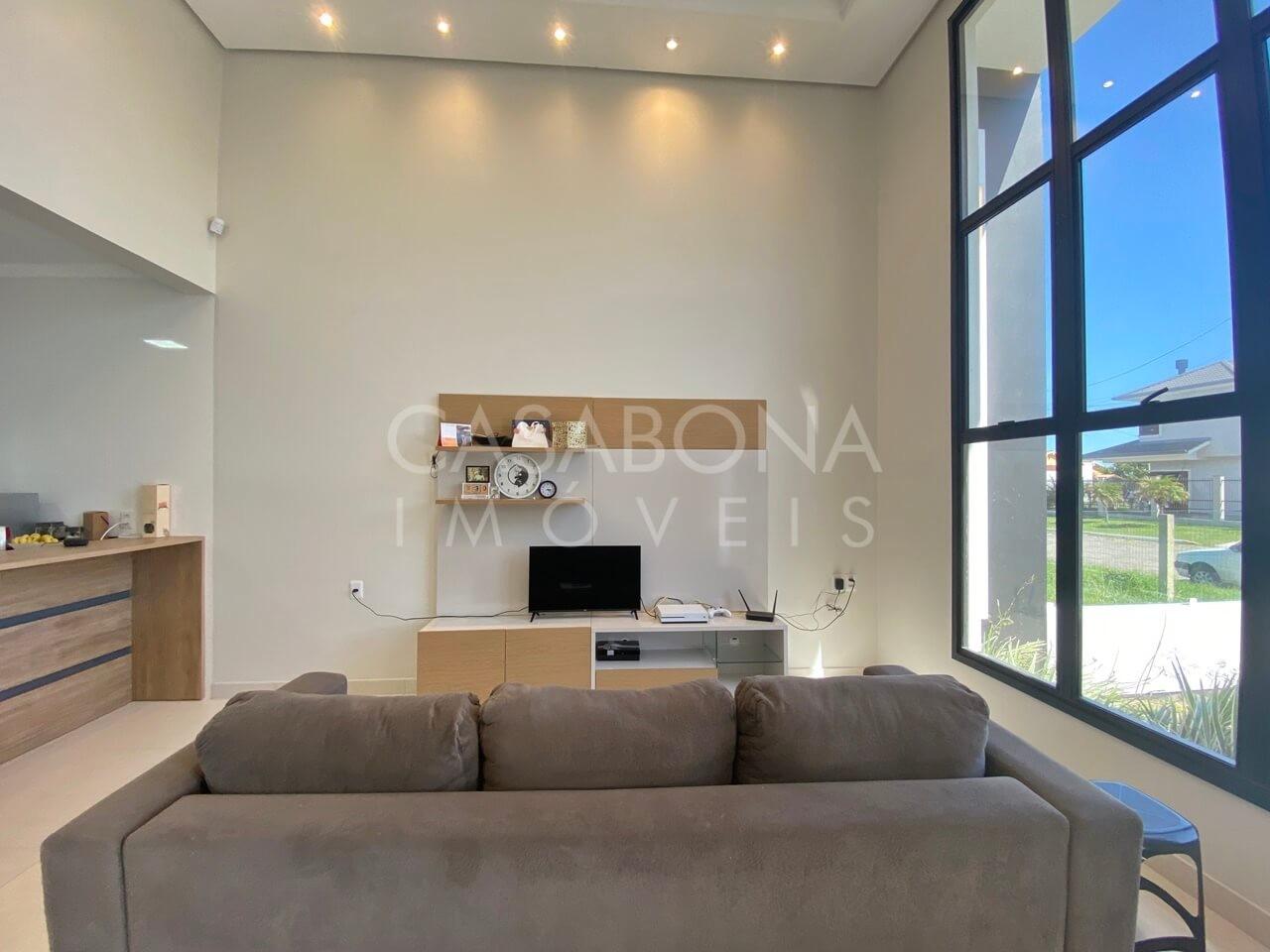 Refúgio à Beira-Mar: Residência Espaçosa no Balneário São Paulo