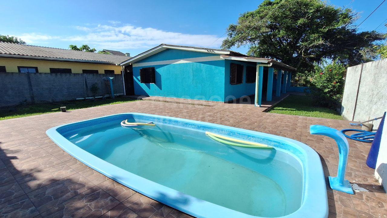 Casa de Esquina Próxima à Praia em Arroio do Sal