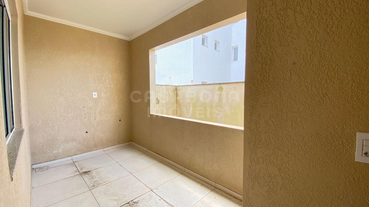 Excelente Apartamento em Areias Brancas: Conforto e Localização Privilegiada