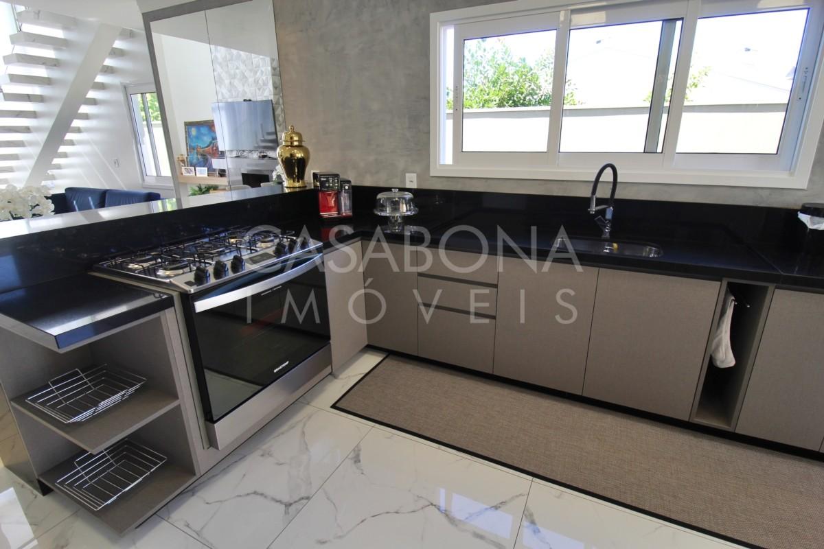 Residência Exclusiva Próxima ao Centro e ao Mar