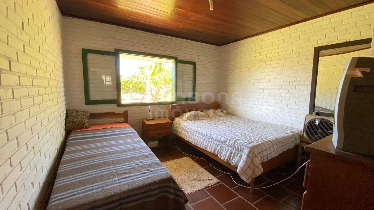 Refúgio à Beira-Mar: Linda Residência no Balneário Figueirinha