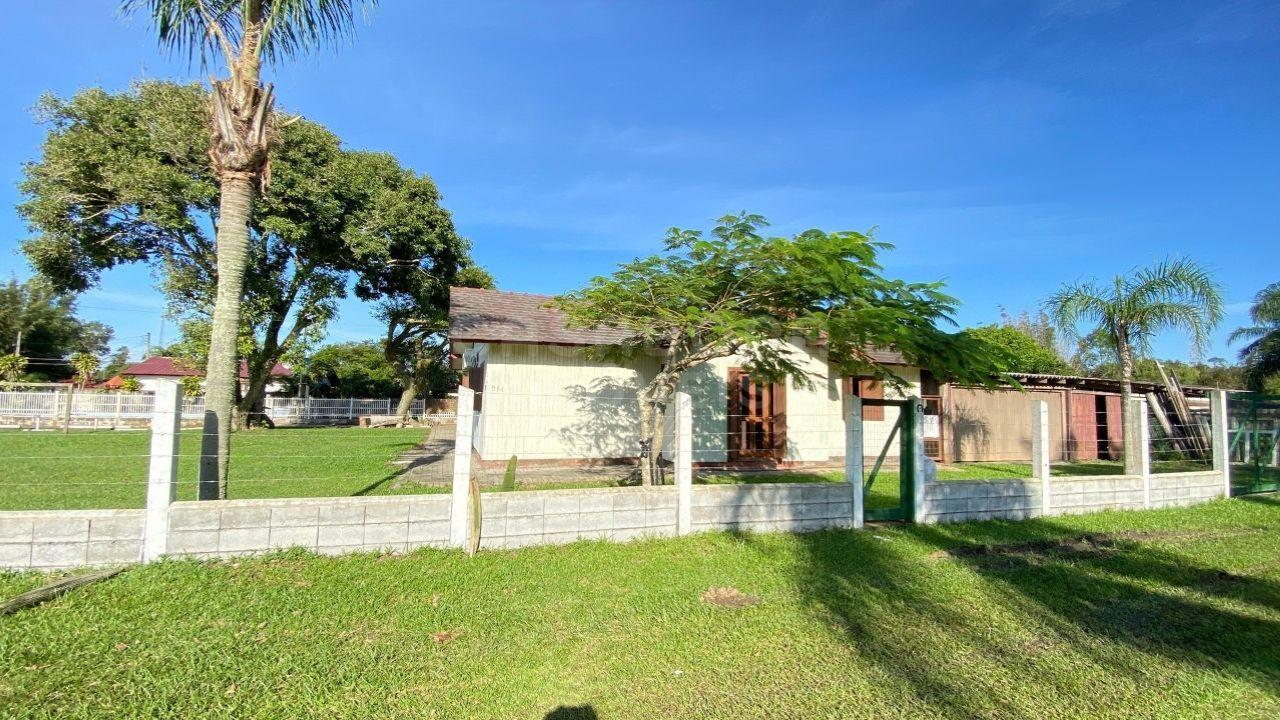 Casa Espaçosa em Bismar, Arroio do Sal: Conforto e Proximidade