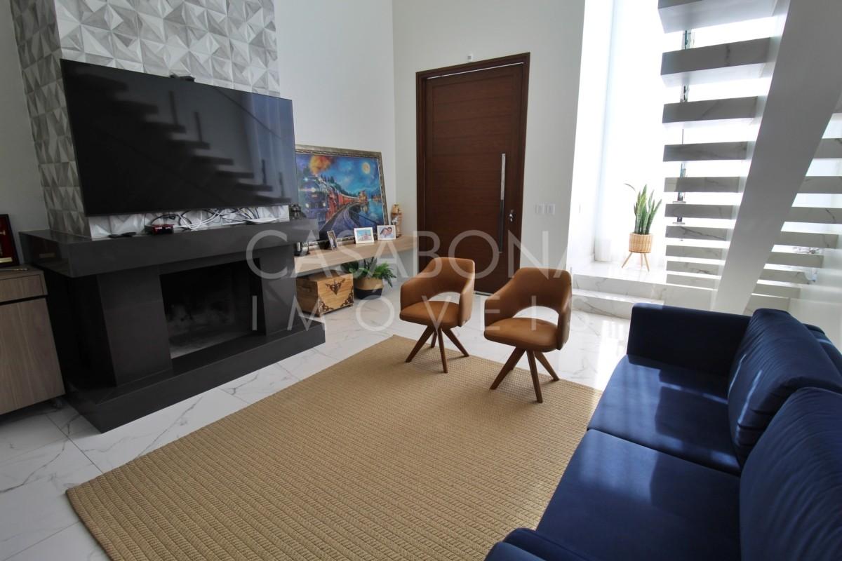 Residência Exclusiva Próxima ao Centro e ao Mar