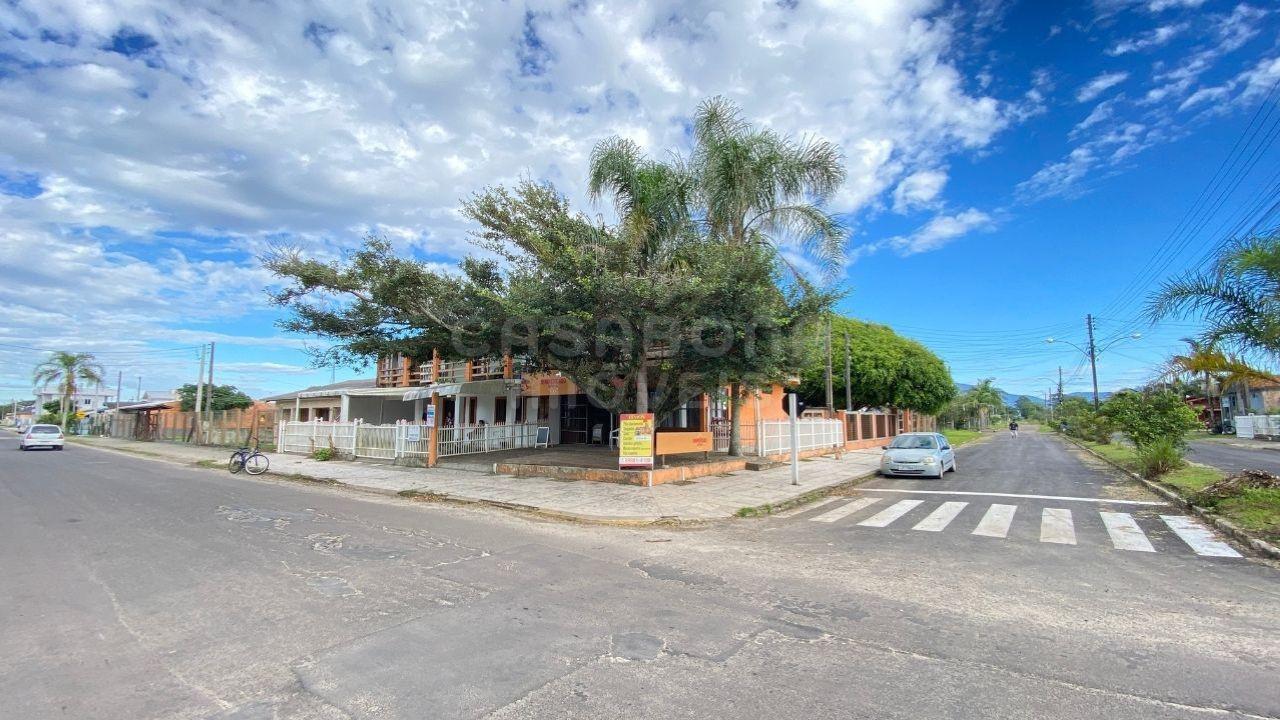 Oportunidade de Investimento: Prédio Comercial no Centro de Arroio do Sal