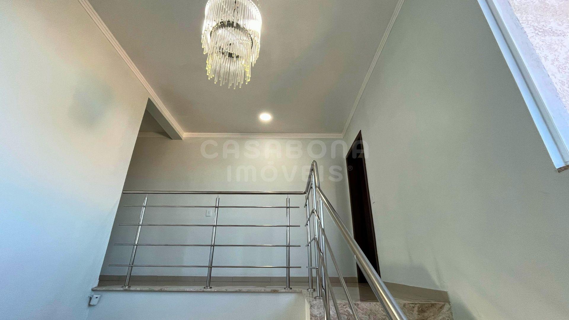 Casa com Piscina e Excelente Localização no Bairro Raiante