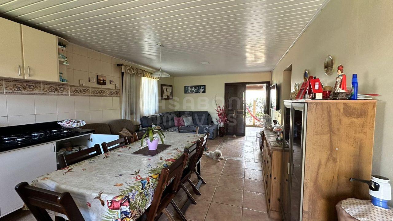 Ótima Oportunidade em Arroio do Sal: Duas Casas em Terreno Amplo