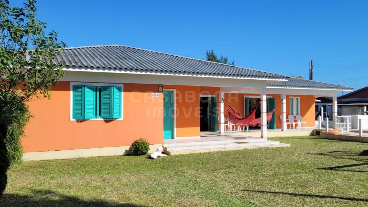 Aconchegante Casa de Esquina em Terra de Areia