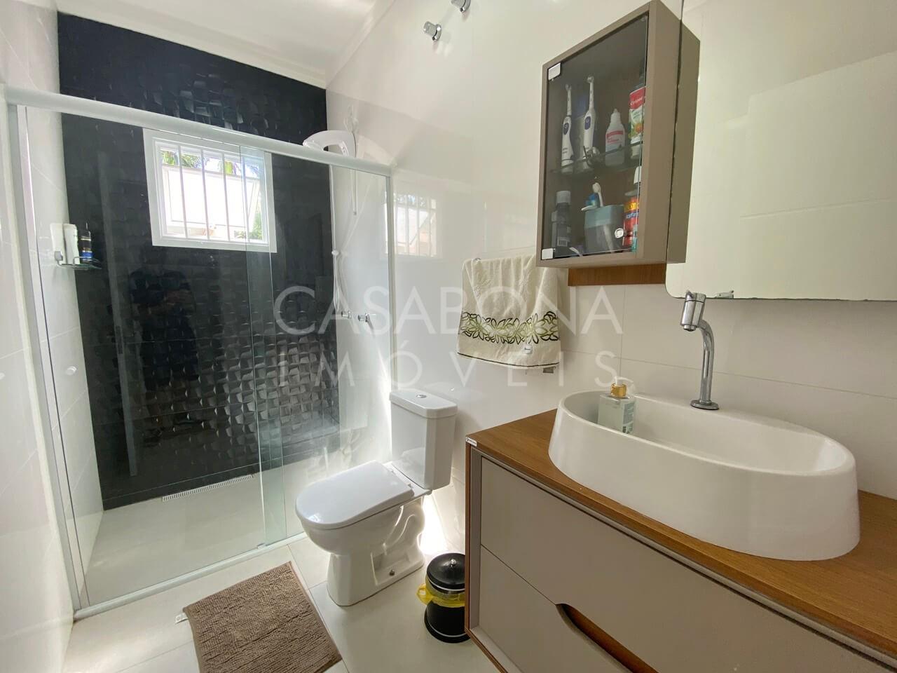 Refúgio à Beira-Mar: Residência Espaçosa no Balneário São Paulo