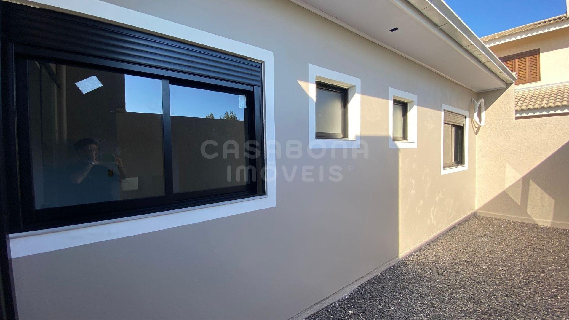 Casa Geminada em Arroio do Sal – Conforto e Lazer a 100 Metros do Mar