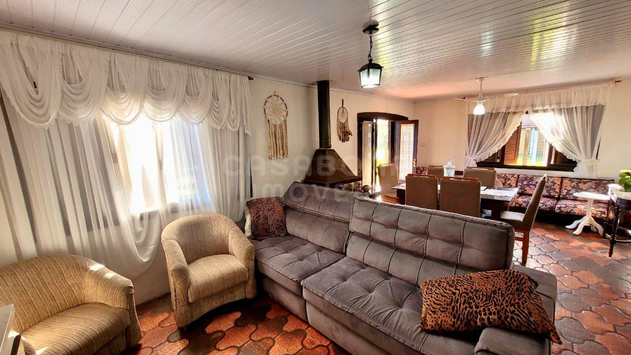 Casa com suíte e lareira a 350 metros da praia – Bairro Bom Jesus