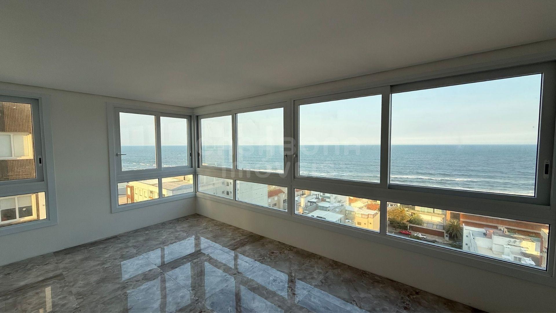 Viva o Alto Padrão Frente ao Mar na Prainha – Torres