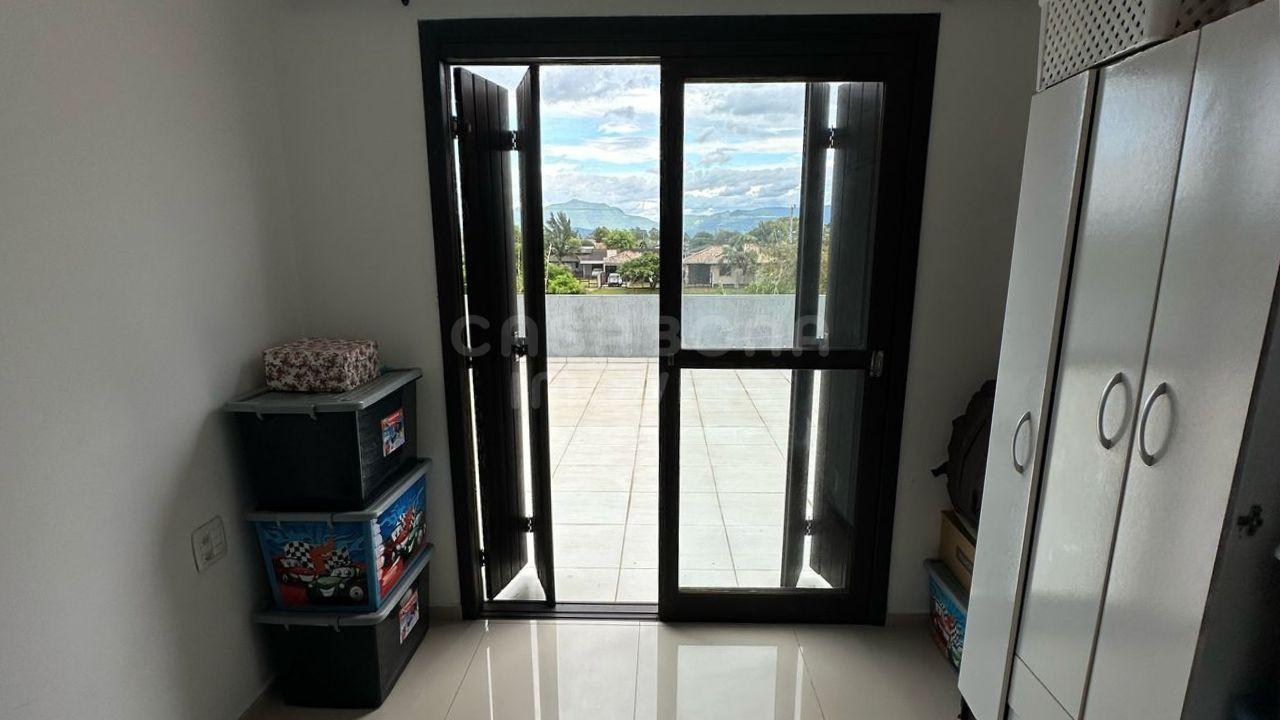 Espaçosa Casa de Esquina em Arroio do Sal - 800m do Mar