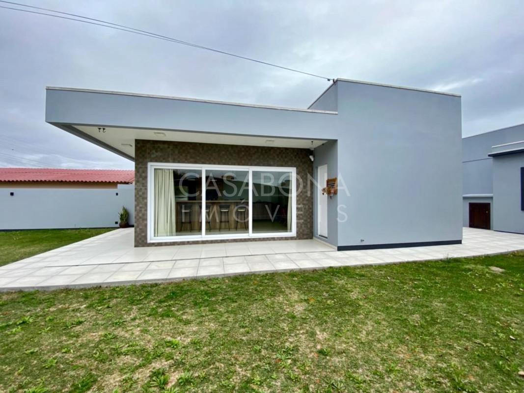 Casa com 2 Terrenos em Areias Brancas