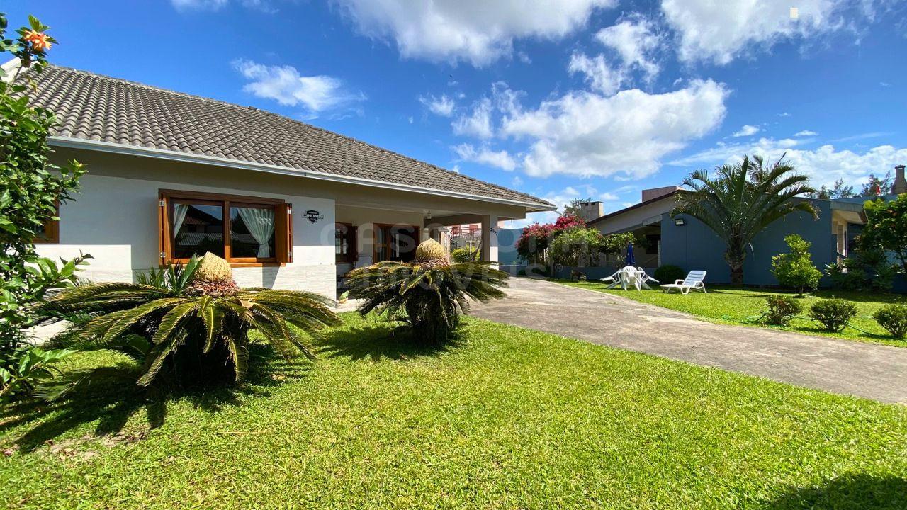 Casa à Venda com 2 terrenos no Jardim Olívia – Arroio do Sal