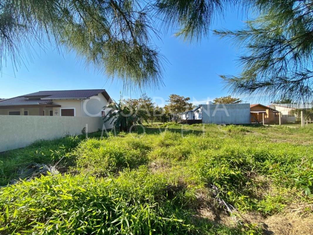 Refúgio à Beira-Mar: Dois Terrenos Exclusivos em Arroio do Sal