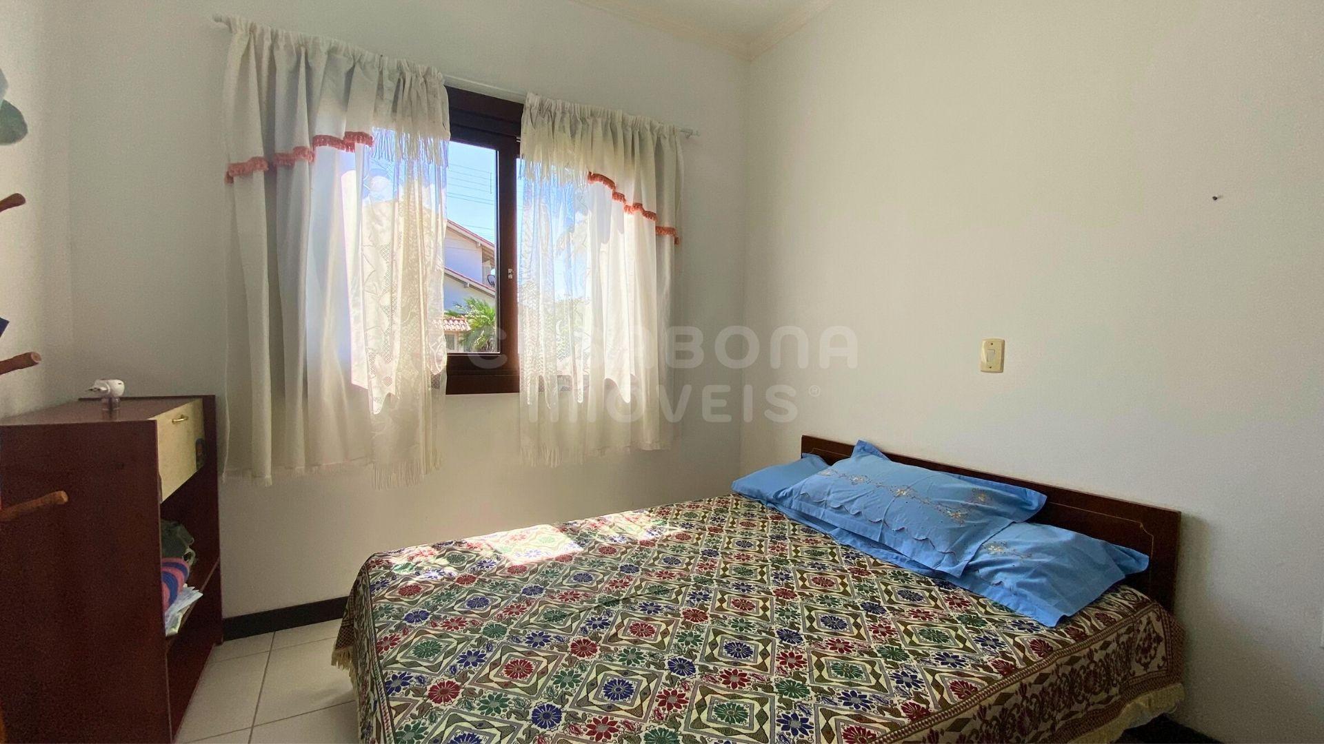 Sobrado mobiliado próximo ao mar e ao centro de Arroio do Sal