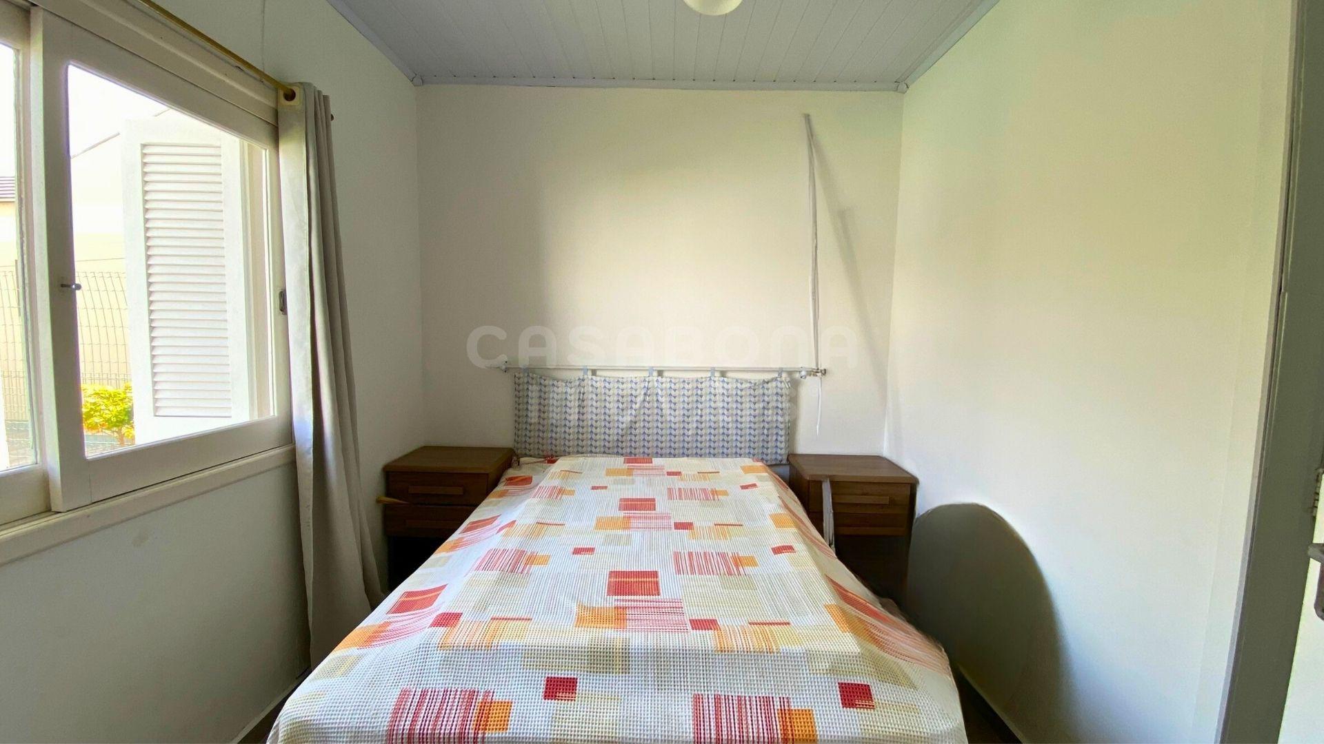 Casa com piscina a 100m do mar no Balneário Figueirinha