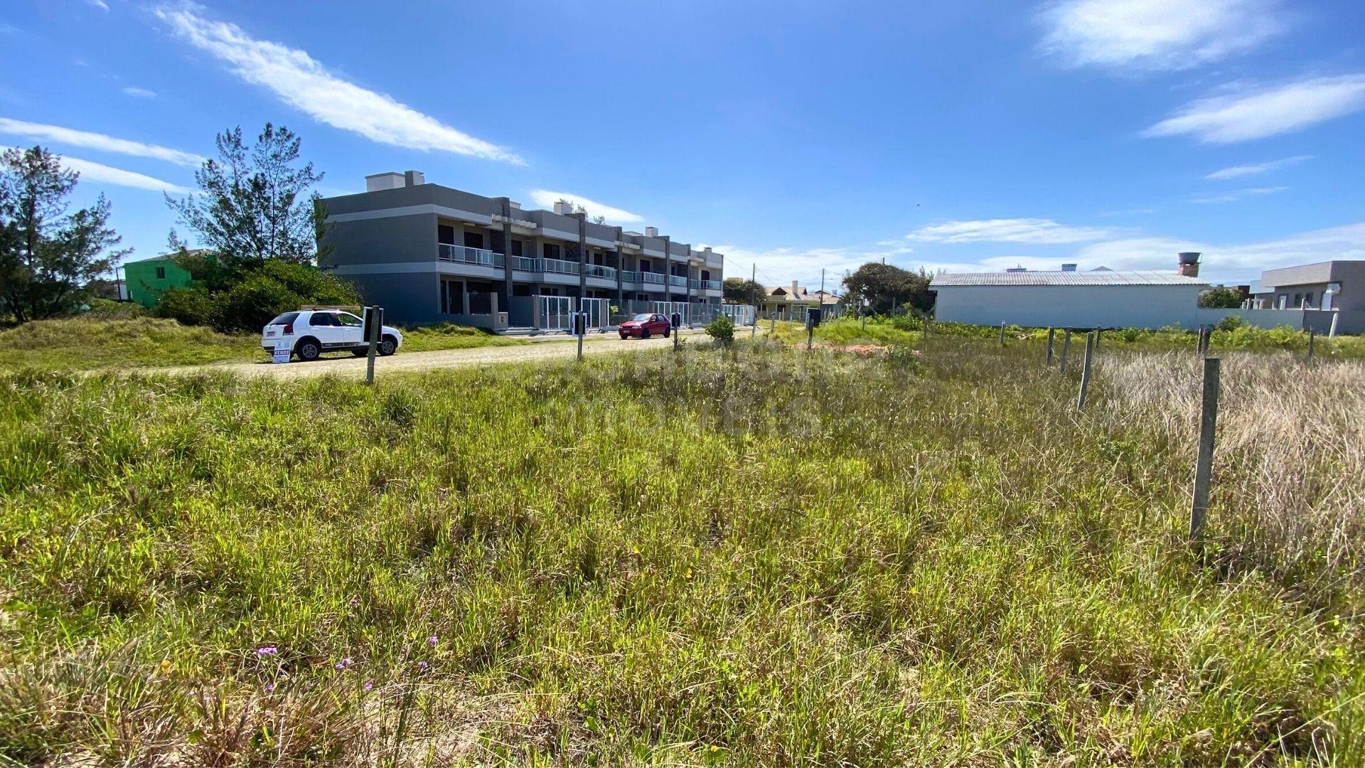 Terreno de Esquina 10 x 30 no Balneário Figueirinha – Beira-Mar, Posição Leste e Oportunidade Única