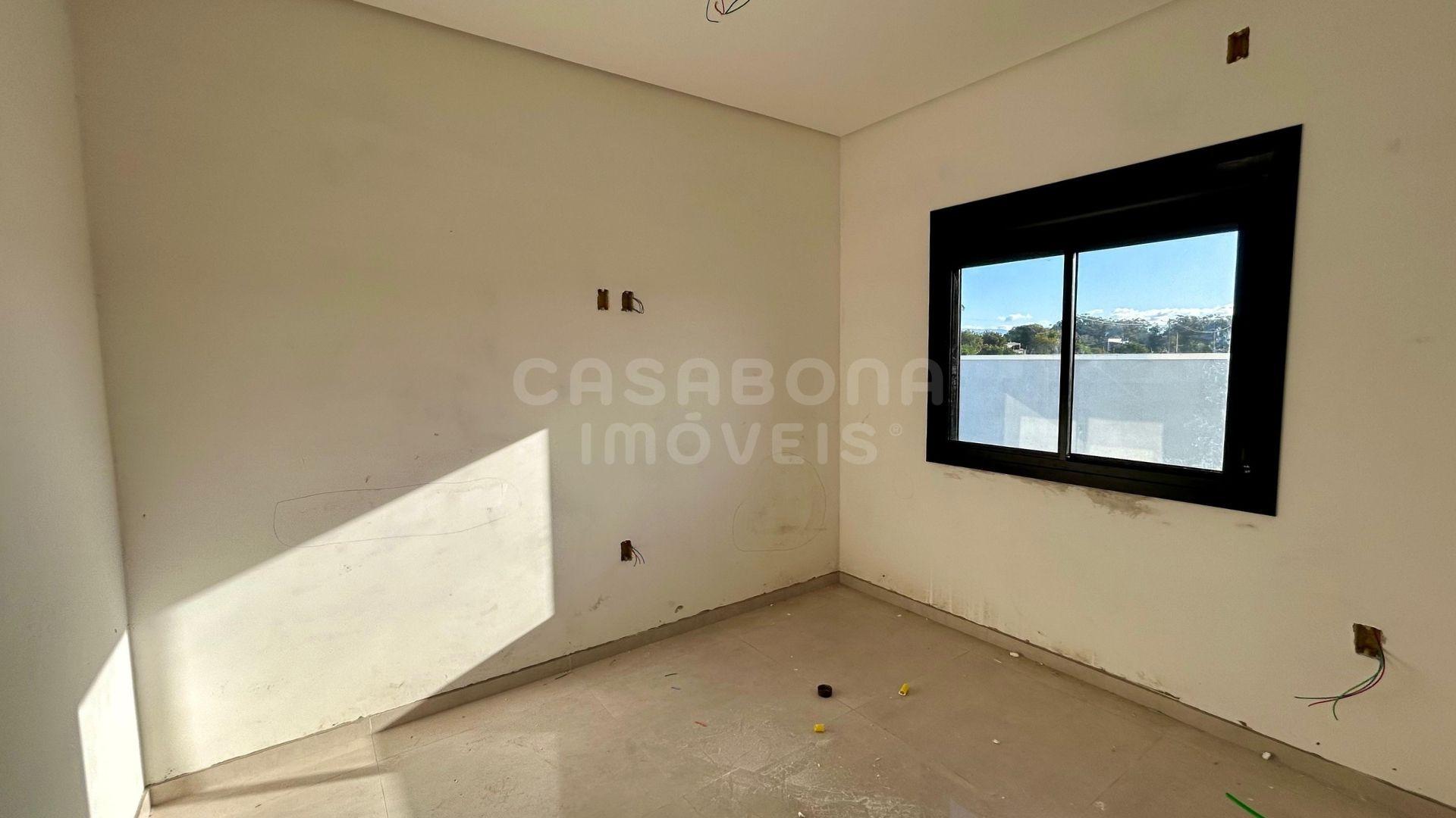 Casa moderna com suíte e lareira a apenas 600m do mar em Arroio do Sal