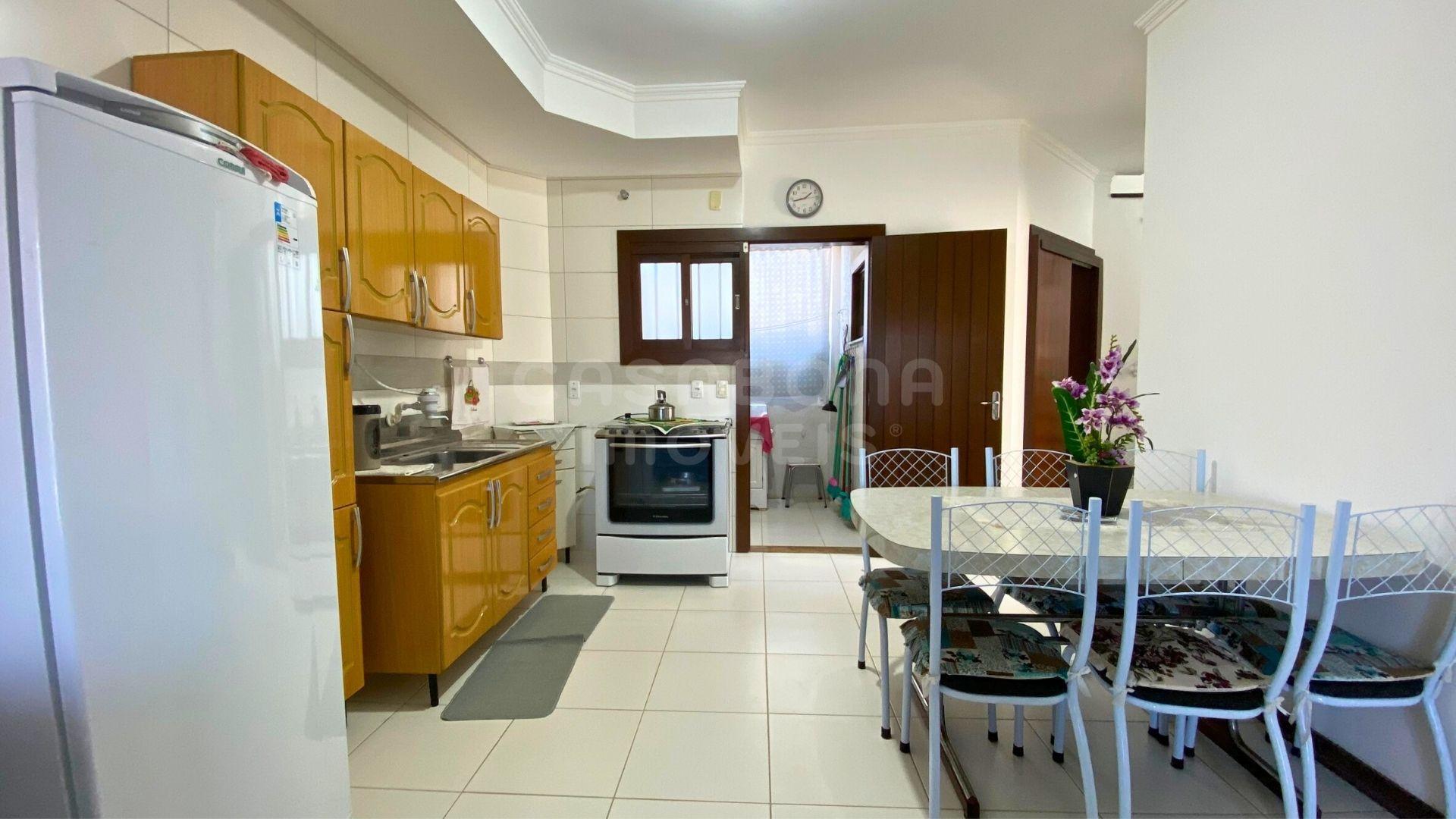 Sobrado mobiliado próximo ao mar e ao centro de Arroio do Sal