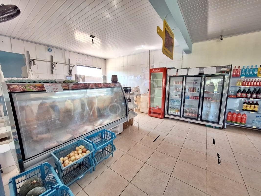 Oportunidade de Negócio: Ponto de Supermercado com Terreno Amplo