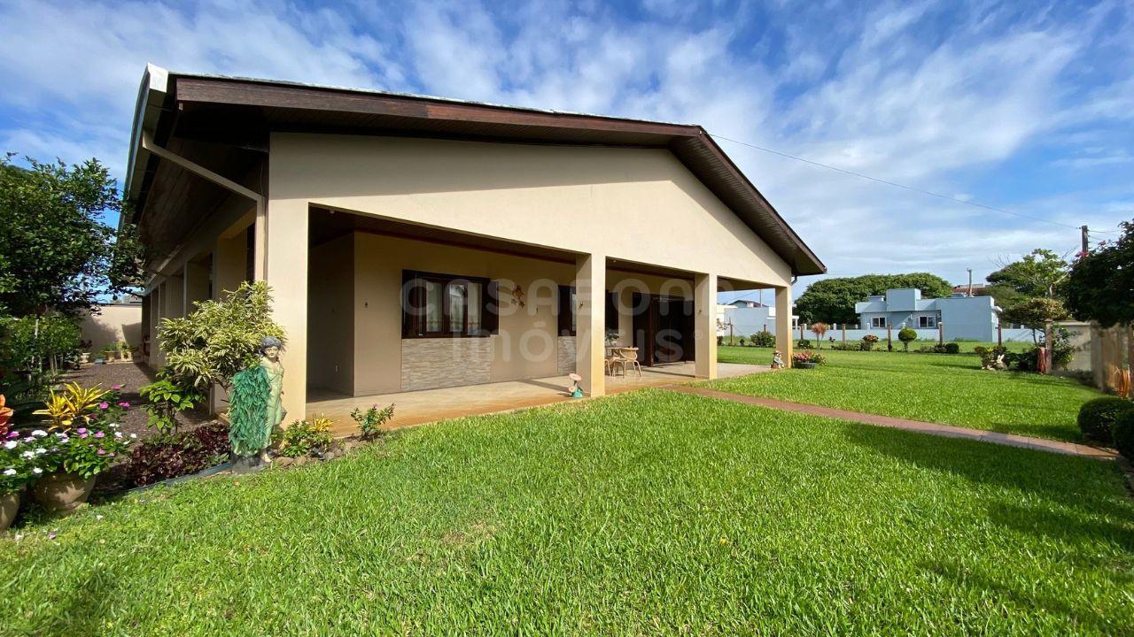 Excelente Casa à Venda em Torres - Bairro Paraíso