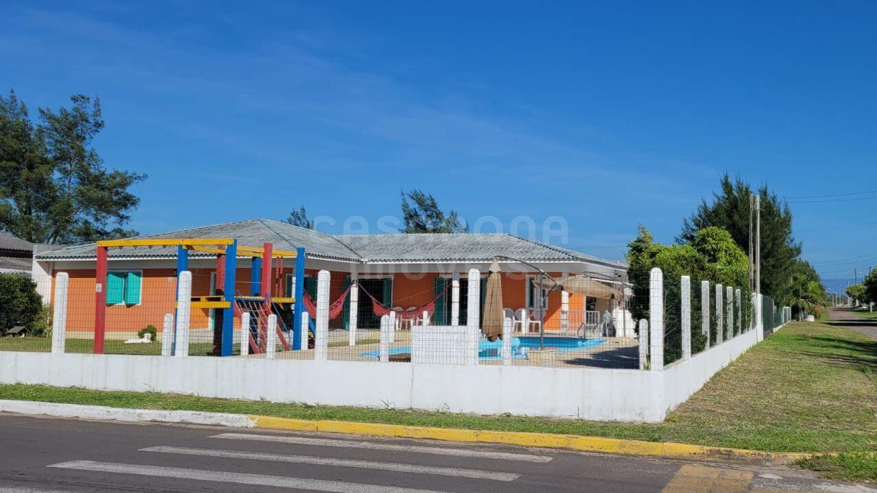 Aconchegante Casa de Esquina em Terra de Areia