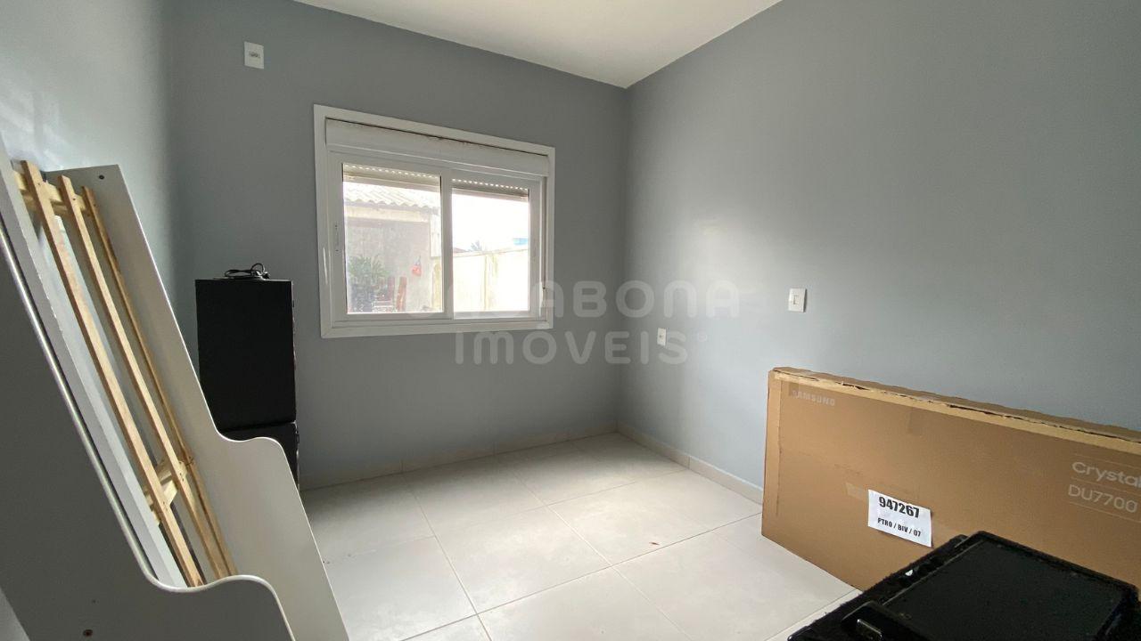 Apartamento Aconchegante no Bairro Alfa - 300m do Mar, 2 Dorms e Garagem Privativa