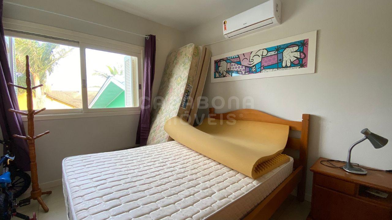 Casa à Venda em Torres - Bairro Paraíso: Conforto e Lazer a 500 Metros do Mar