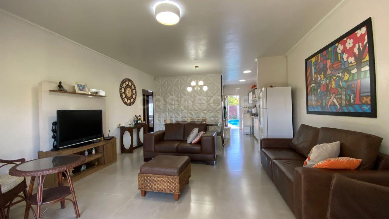 Casa Mobiliada com Piscina a 500m da Praia no Bairro Vista Alegre