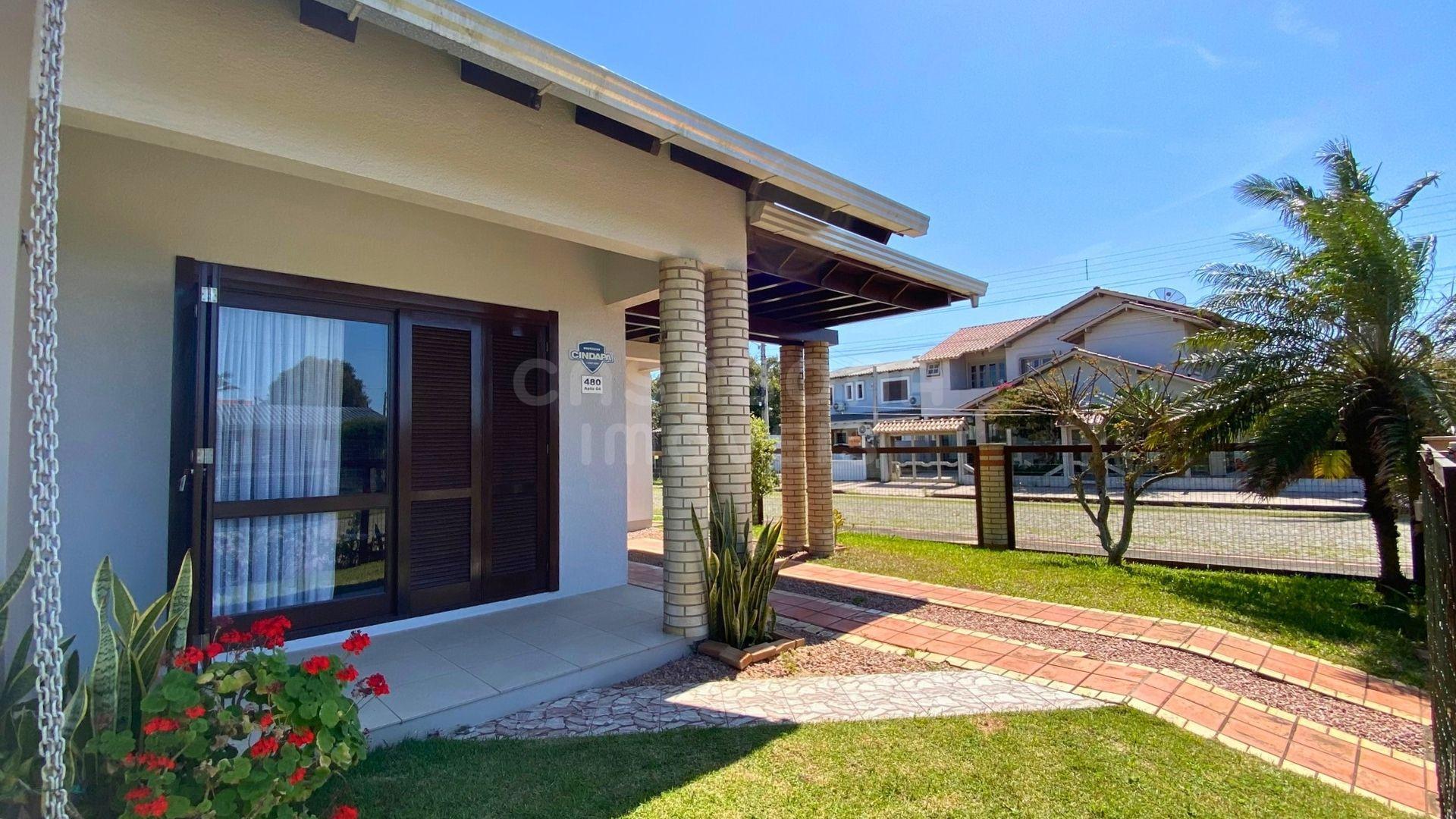 Sobrado mobiliado próximo ao mar e ao centro de Arroio do Sal