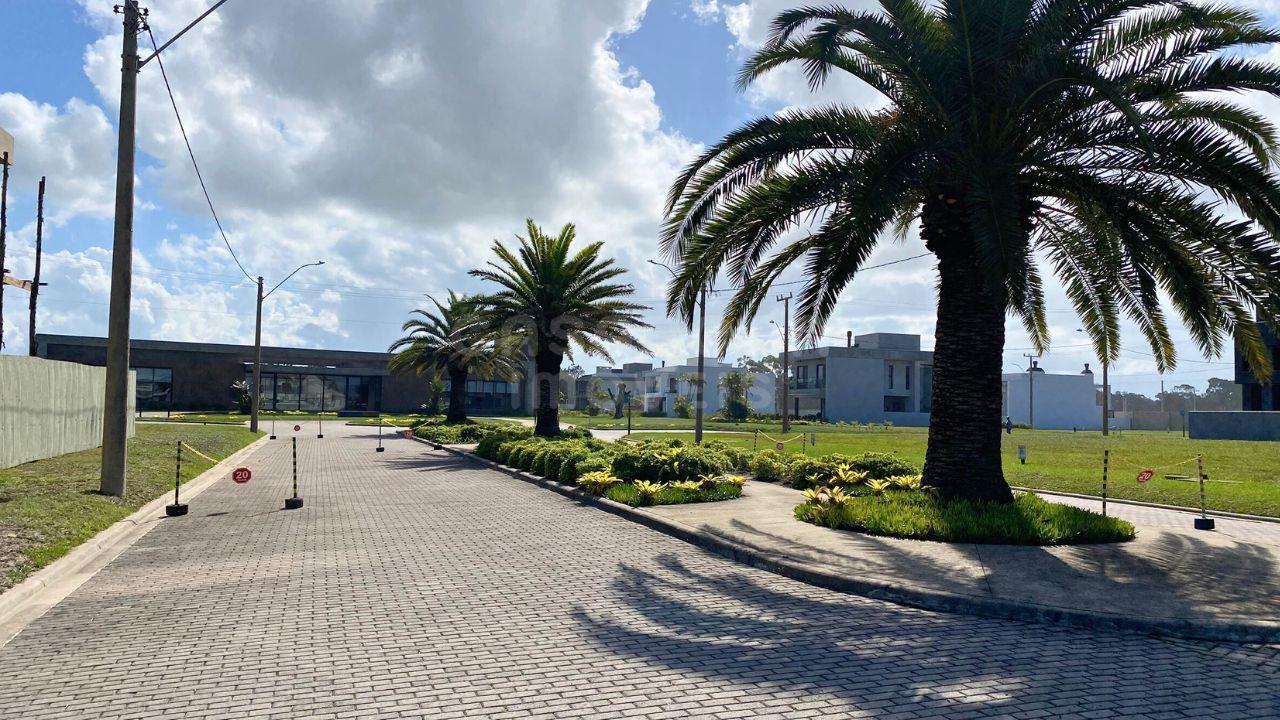 Lote de Esquina à Venda no Condomínio Arenas Curumim – Capão da Canoa
