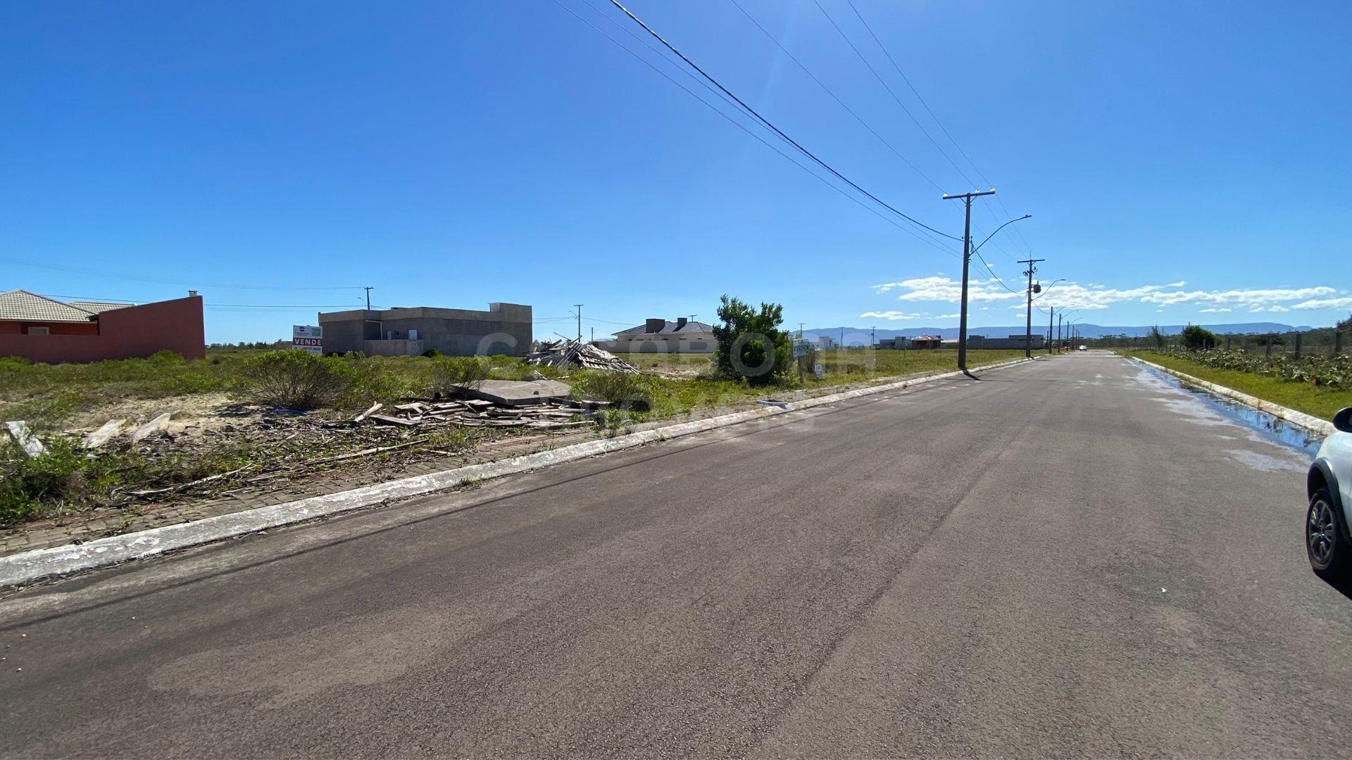 Terreno Amplo e Bem Localizado no Loteamento Esmeralda em Arroio do Sal