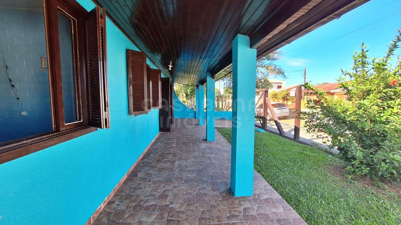 Casa de Esquina Próxima à Praia em Arroio do Sal