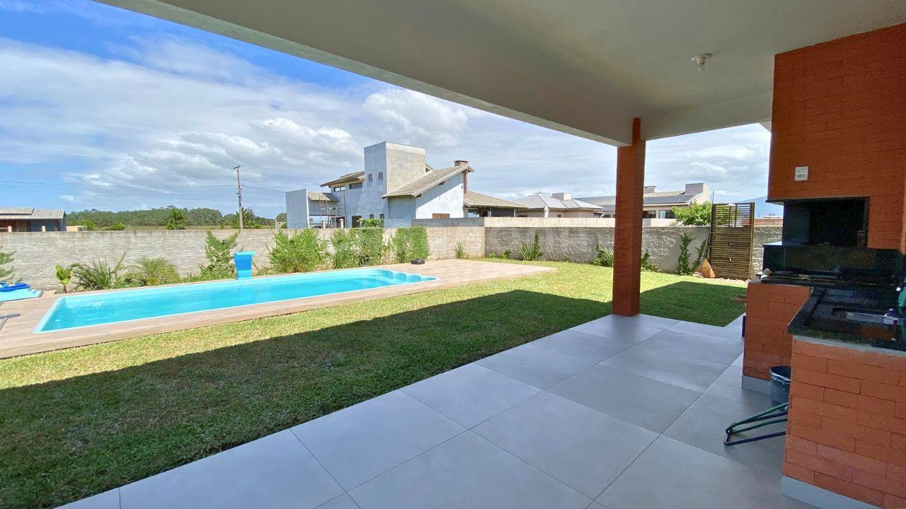 Casa à Venda em Arroio do Sal - Jardim Raiante