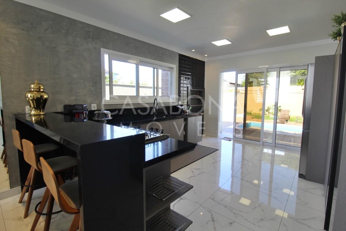 Residência Exclusiva Próxima ao Centro e ao Mar