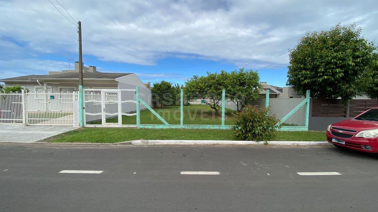 Lindo Terreno no Bairro Camboim: Pronto para Construir a 100 Metros do Mar