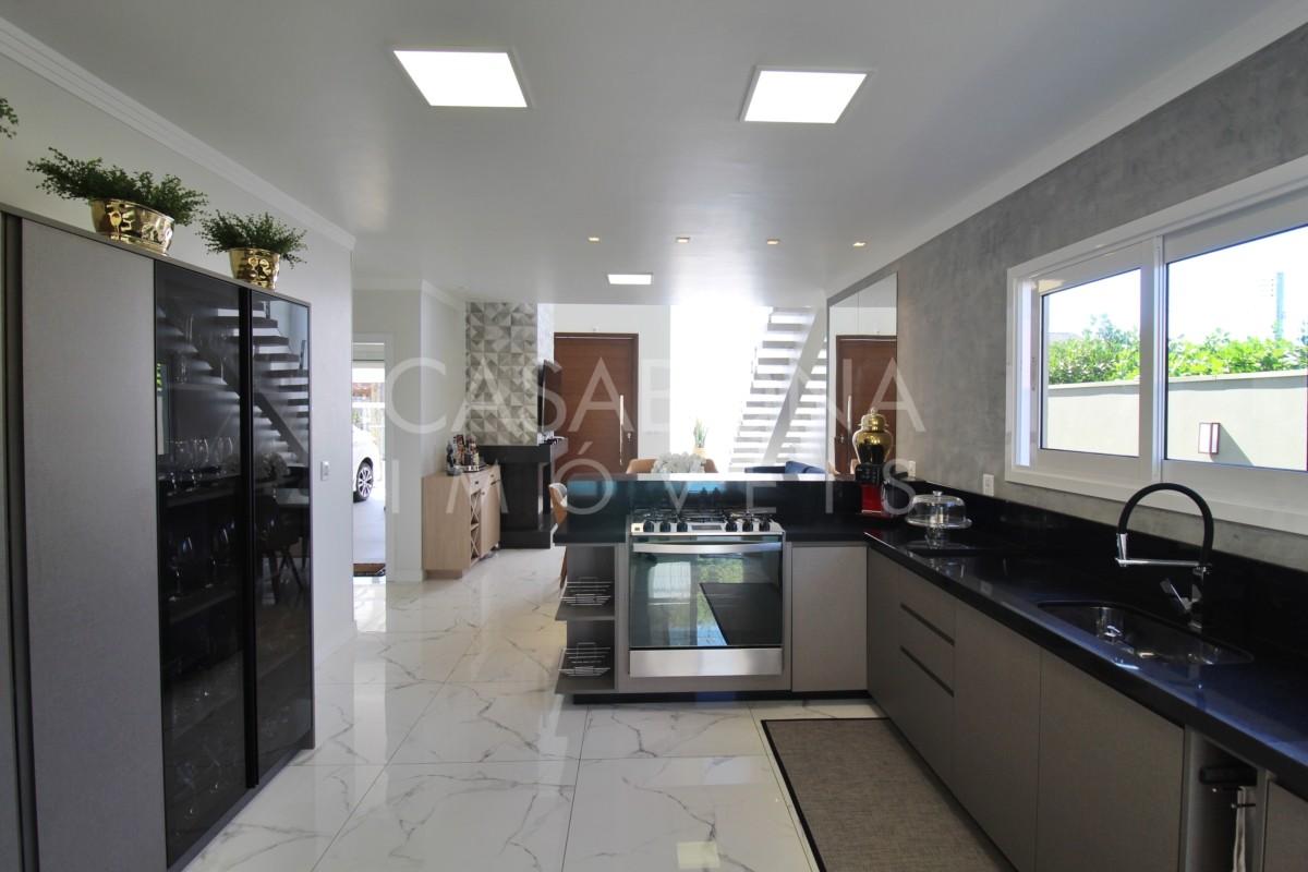 Residência Exclusiva Próxima ao Centro e ao Mar