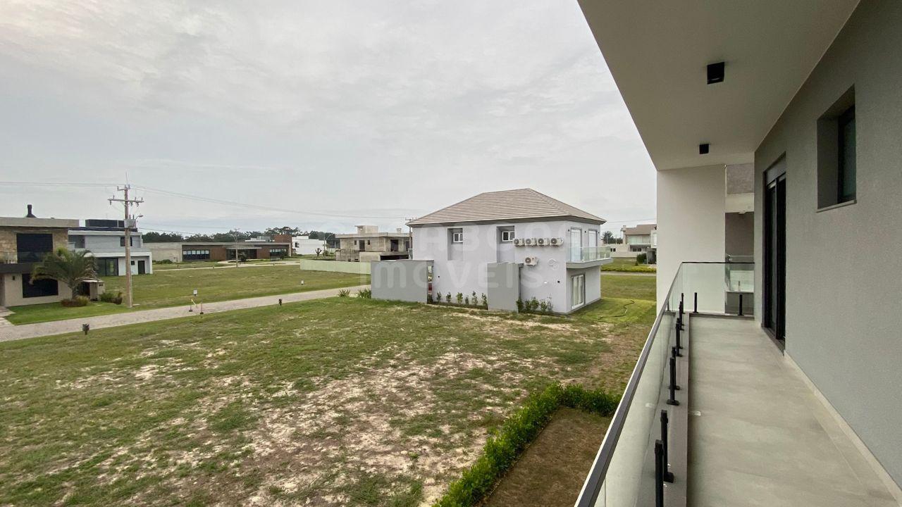 Casa Alto Padrão no Condomínio Arenas Curumim – Capão da Canoa