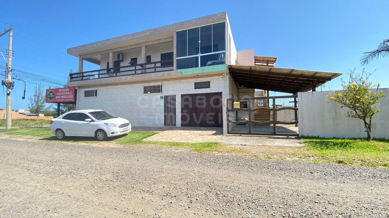 Prédio Comercial e Residencial em Arroio do Sal