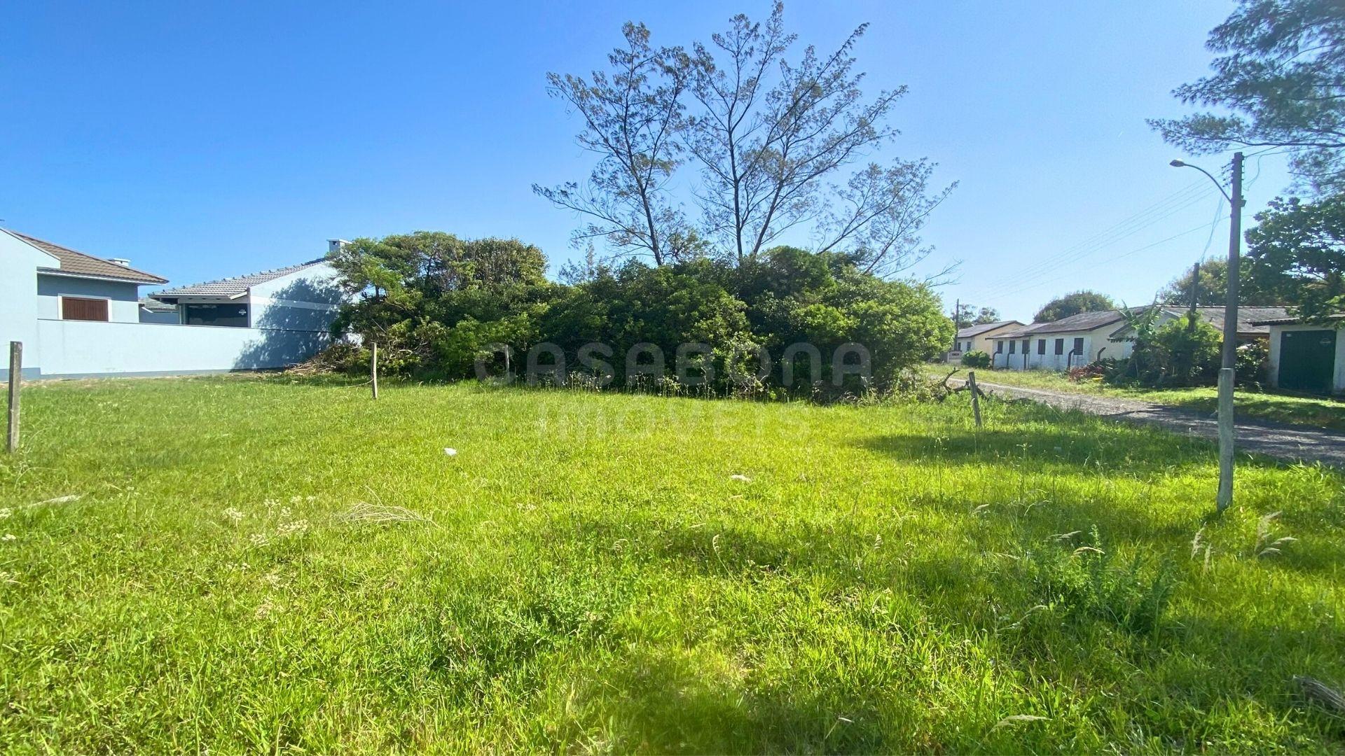 Terreno de Esquina 12 x 25 no Balneário Figueirinha – Iluminação Norte e Potencial Máximo de Valorização