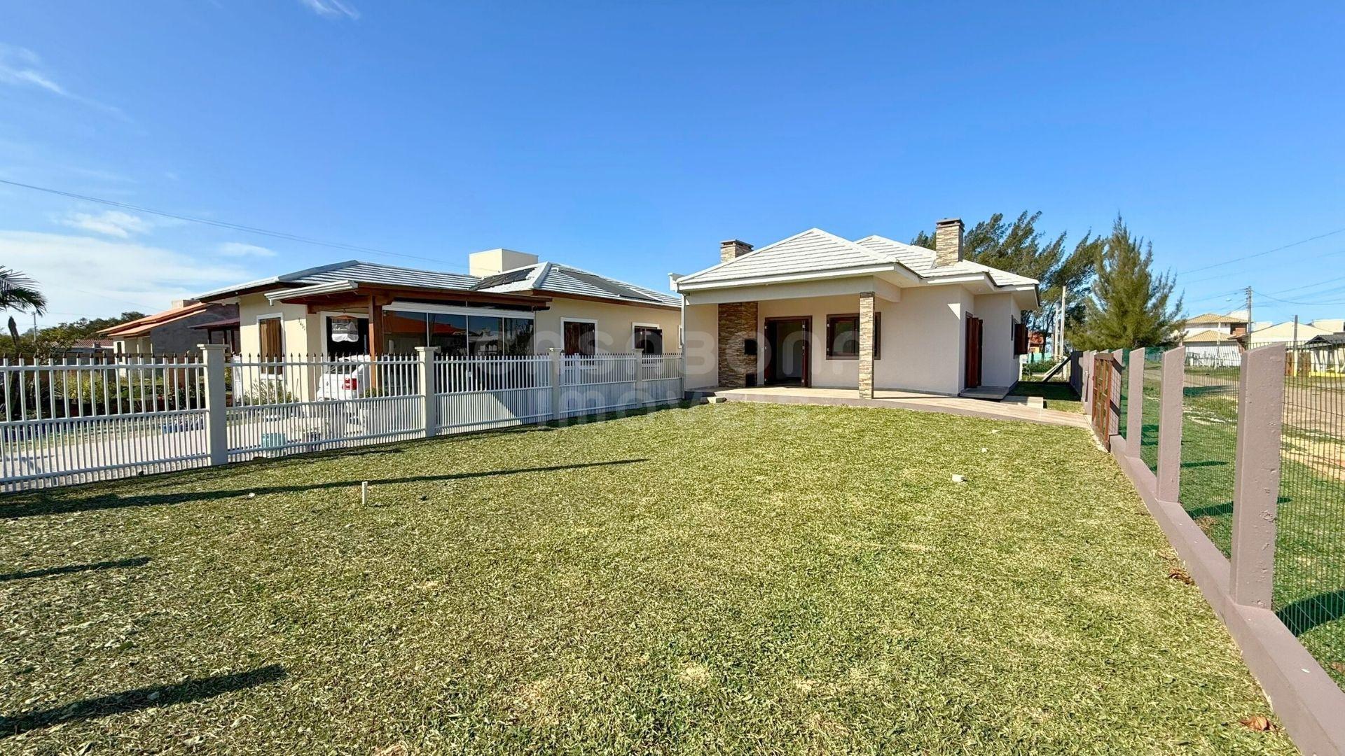 Casa à Venda no Balneário Atlântico, Arroio do Sal – Perto da Praia