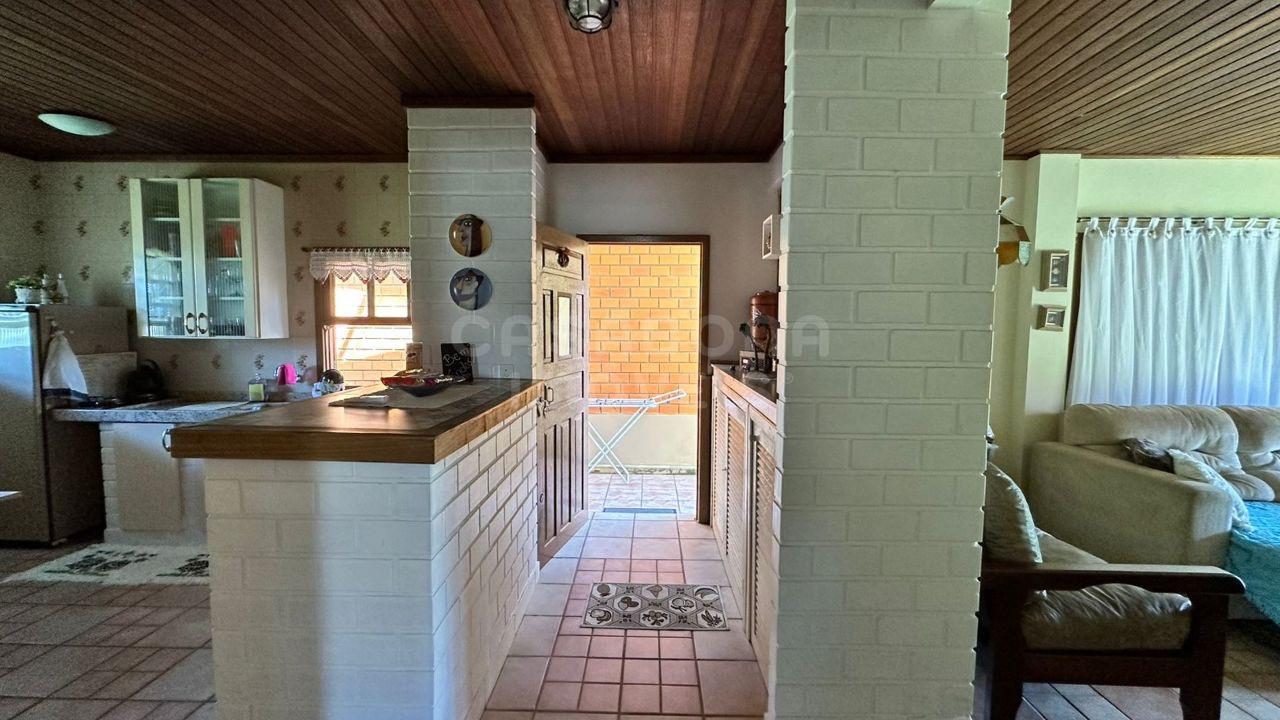 Ótima Oportunidade em Arroio do Sal: Duas Casas em Terreno Amplo