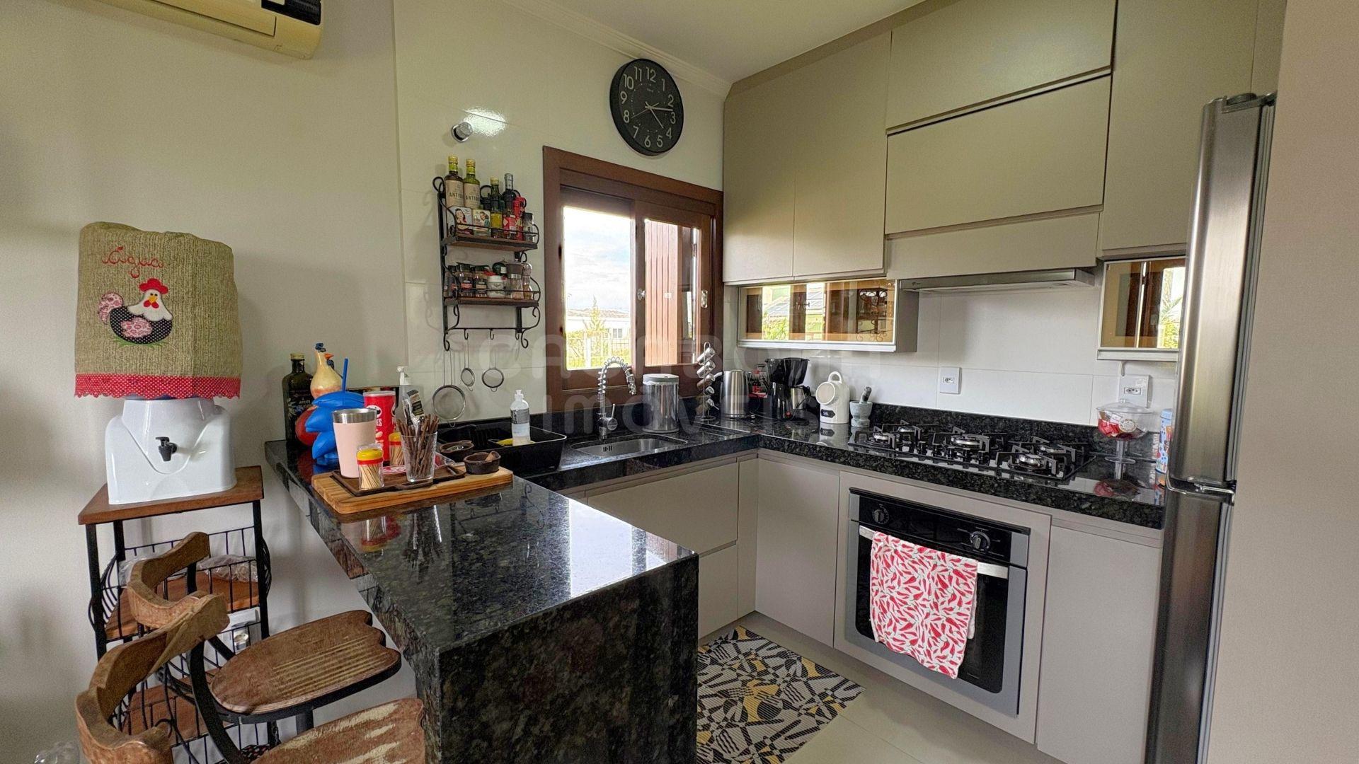 Casa semi mobiliada a 100 metros do mar no Bairro Alfa – Arroio do Sal