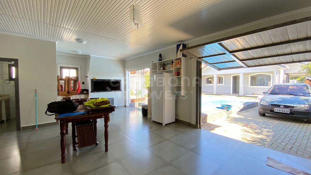 Charmosa Casa à Venda em Arroio do Sal - Bairro Malinsky